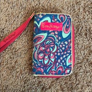 Lily Pulitzer wallet wristlet in blue/pink pattern